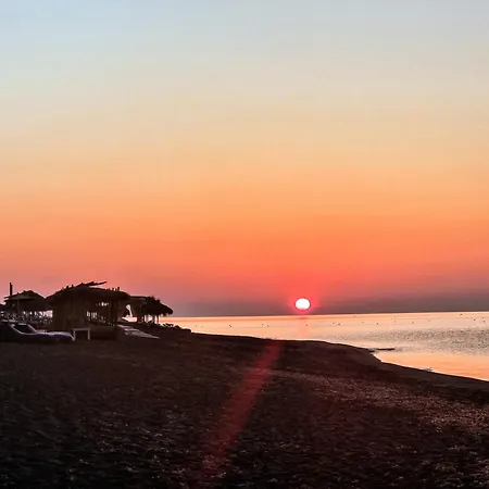 Pleasure Seaside דירה *