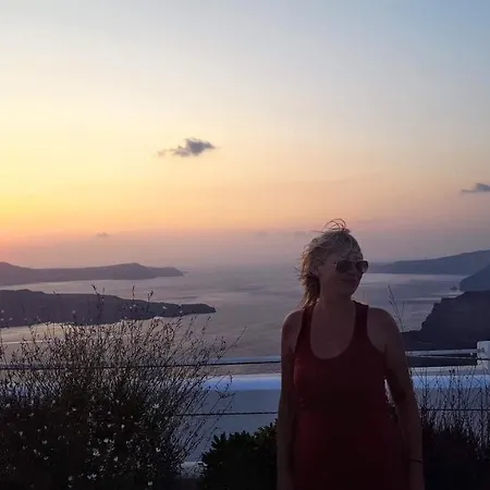 Pleasure Seaside Apartment Perissa (Santorini)