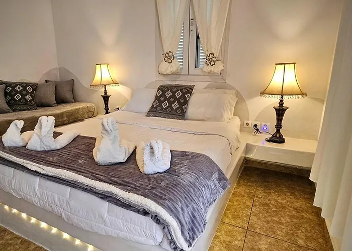 Pleasure Seaside Apartament Perissa (Santorini)