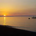Pleasure Seaside * Perissa (Santorini)