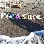 Pleasure Seaside Perissa (Santorini)