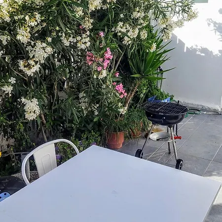 公寓 Pleasure Seaside 佩里萨