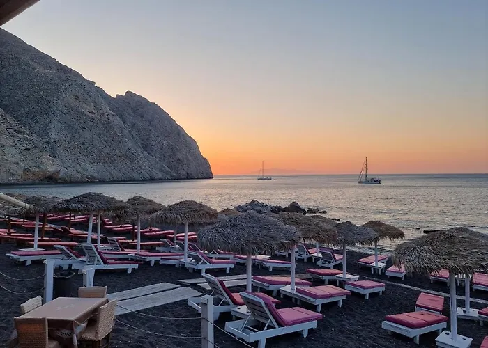 Pleasure Seaside Perissa (Santorini)