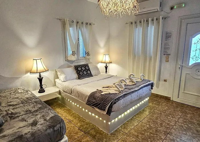 Pleasure Seaside Apartment Perissa (Santorini)